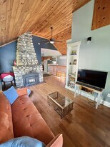 12 Eagle Dr in Windham, ME - Building Photo