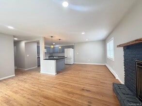 227 Whalesback Rd in Red Hook, NY - Building Photo - Building Photo