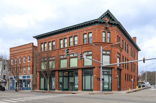 Murray on Main in Willimantic, CT - Foto de edificio - Primary Photo