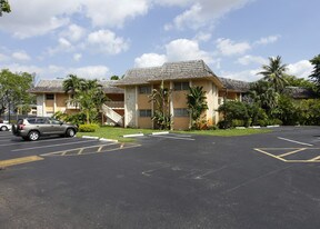 Villas of Miami Lakes in Hialeah, FL - Building Photo