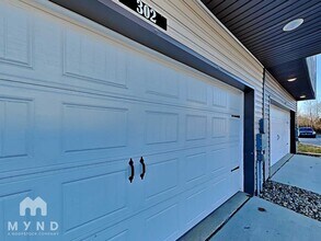 302 Negri Ct in La Vergne, TN - Foto de edificio - Building Photo