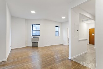 164 Orchard St in New York, NY - Building Photo - Building Photo