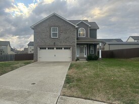 1176 Elizabeth Ln in Clarksville, TN - Building Photo