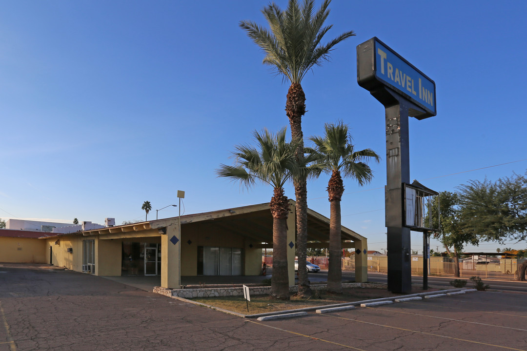 Portofino Apartments in Phoenix, AZ - Building Photo