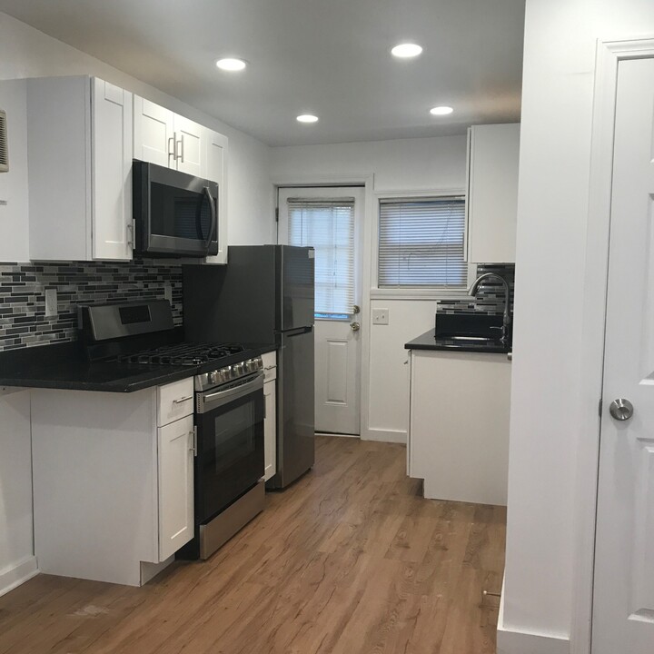 95 Beacon St, Unit A in Somerville, MA - Building Photo