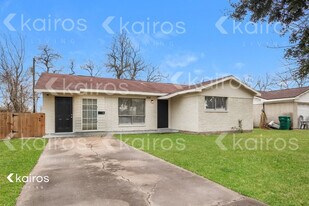 304 Robbie St in La Marque, TX - Building Photo