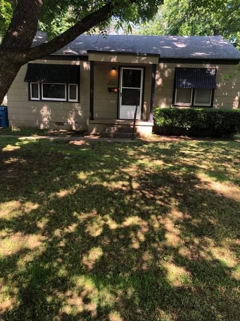 property at 1117 S Walnut St