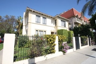 8653 W Olympic Blvd in Los Angeles, CA - Building Photo