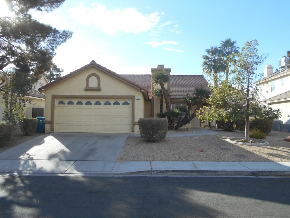 1529 Evening Shade Cir in Las Vegas, NV - Building Photo