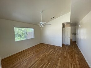 21100 Santa Barbara Dr, Unit B in Tehachapi, CA - Building Photo - Building Photo