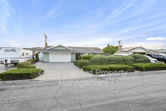 5111 Roxborough Dr in Placentia, CA - Building Photo - Building Photo