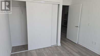 1007 The Queensway in Toronto, ON - Building Photo - Building Photo