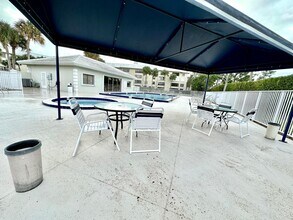 3525 Village Blvd in West Palm Beach, FL - Building Photo - Building Photo