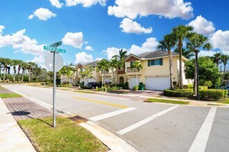 4652 Horseshoe Cir in Davie, FL - Building Photo - Building Photo