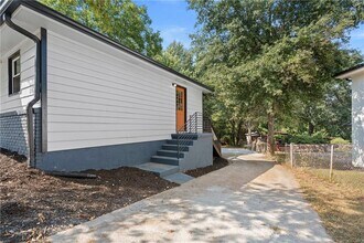 33 Smyrna Powder Springs Rd SE in Marietta, GA - Building Photo - Building Photo