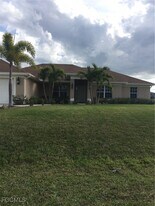1208 SW 35th Terrace in Cape Coral, FL - Building Photo