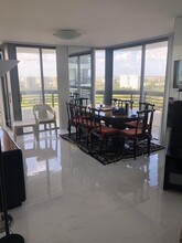 3500 Mystic Pointe Dr in Miami, FL - Building Photo - Building Photo