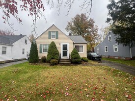 1207 Churchill Rd in Lyndhurst, OH - Building Photo