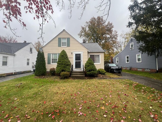 property at 1207 Churchill Rd