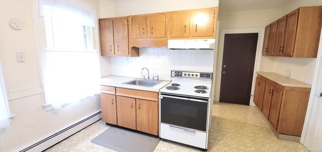 42 Vance St in New Britain, CT - Building Photo - Building Photo