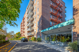 Imperial Towers in Staten Island, NY - Building Photo - Building Photo