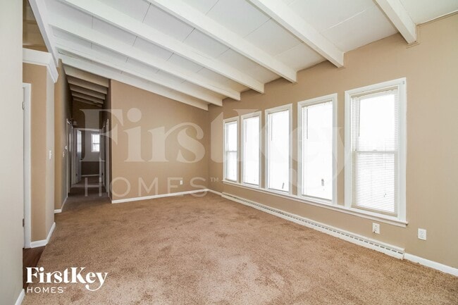 394 Sherman Ave in Aurora, IL - Foto de edificio - Building Photo