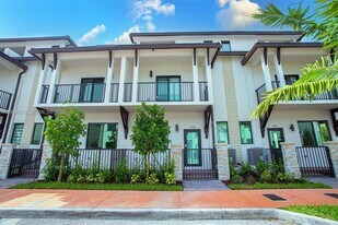 8160 NW 42nd St in Doral, FL - Building Photo