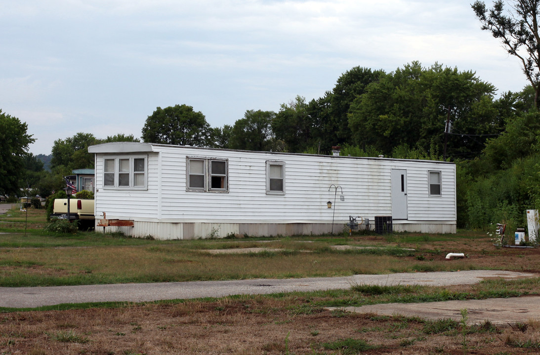 Sun Valley Mobile Home Park in Martinsville, IN - Building Photo