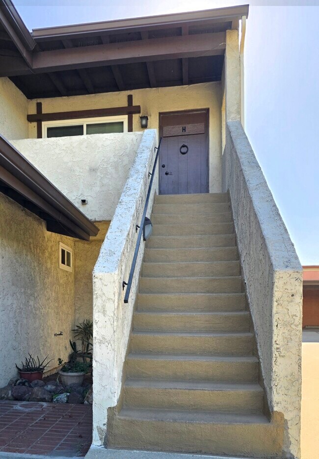 317 N Nicholson Ave, Unit H in Monterey Park, CA - Foto de edificio - Building Photo