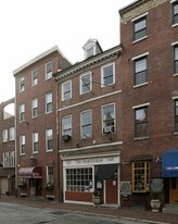 122 Lombard St in Philadelphia, PA - Building Photo