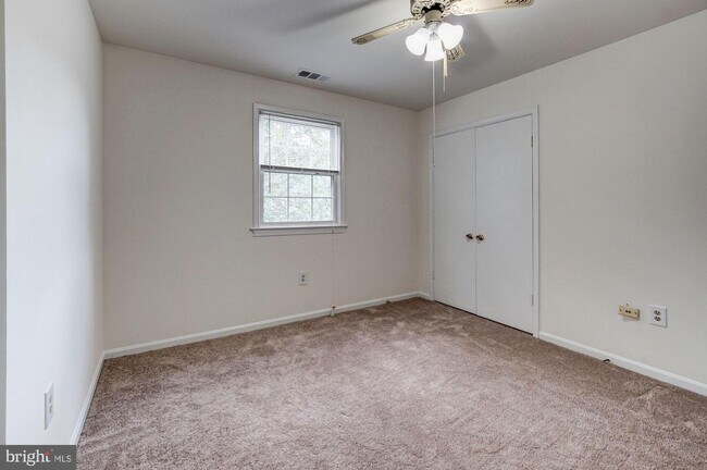 13700 Pendleton St in Fort Washington, MD - Foto de edificio - Building Photo