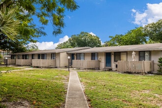 Summit Center in West Palm Beach, FL - Building Photo - Building Photo