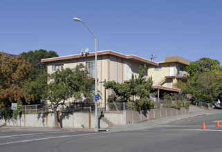 701-705 Sacramento St in Vallejo, CA - Foto de edificio - Building Photo