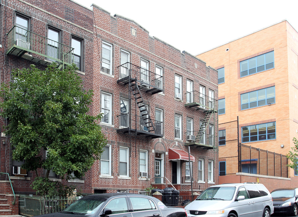 361 63rd St in Brooklyn, NY - Foto de edificio