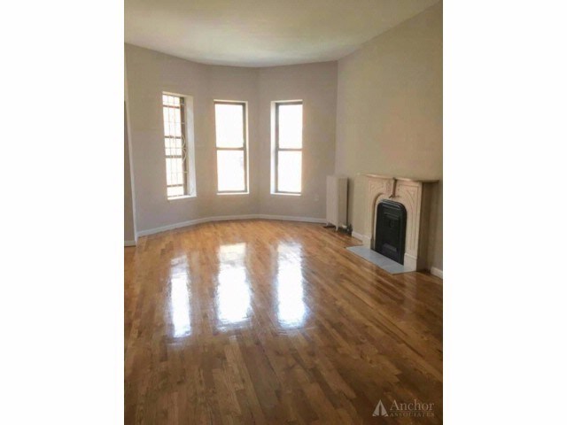 202 W 83rd St-Unit -4F in New York, NY - Building Photo