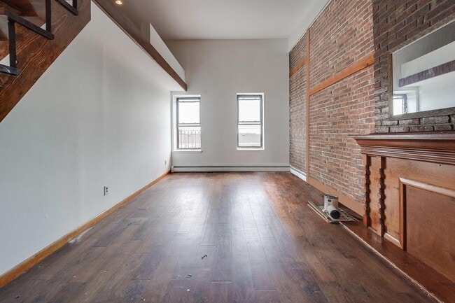 property at 1093 Summit Ave