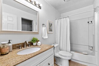 2206 La Terrace Cir in San Jose, CA - Building Photo - Building Photo