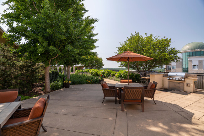 Mariner Bay at Annapolis Town Center in Annapolis, MD - Foto de edificio - Building Photo