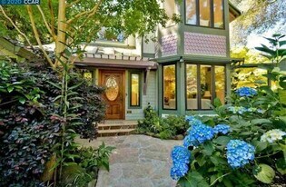 136 El Centro in Diablo, CA - Building Photo