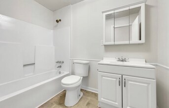 225 Griffin Park Rd in Griffin, GA - Building Photo - Building Photo