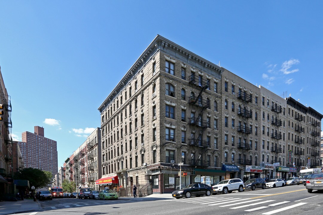 1500-1502 Amsterdam Ave in New York, NY - Building Photo