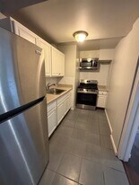 18 Summit St in East Orange, NJ - Building Photo