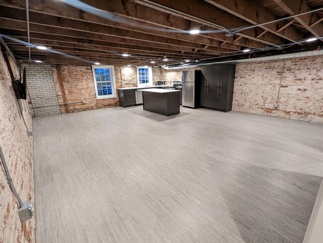 130 E State St, Unit 202