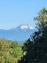3931 Harbel Dr NE in Bremerton, WA - Building Photo - Building Photo