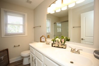 Turkey Run Village in Dublin, OH - Building Photo - Interior Photo