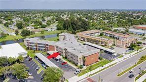 3100 Harbor Blvd in Port Charlotte, FL - Building Photo