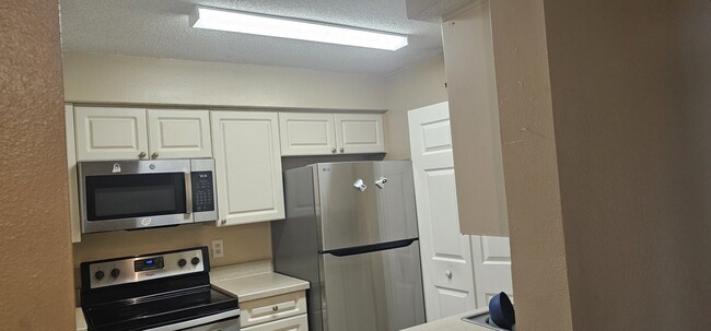 1226 Bermuda Lakes Ln in Kissimmee, FL - Building Photo - Building Photo