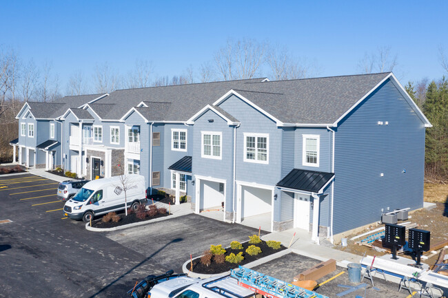 Forest Green Apartments in Amherst, NY - Building Photo - Building Photo