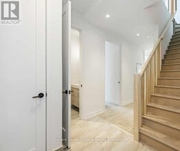 123 Maurice Dr in Oakville, ON - Building Photo - Building Photo