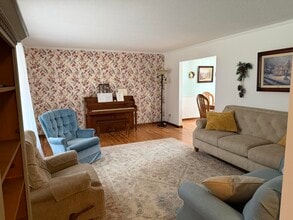 112 Minges Forest Ln in Battle Creek, MI - Building Photo - Building Photo